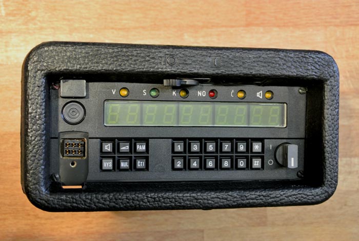 VR32 - ovládací skříňka VO32 radiotelefon TESLA - REGIONET VR32