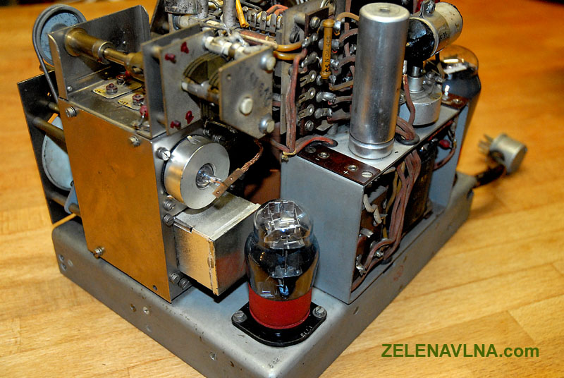 Radiostanice DR38A Philips (Ultra-Kurzwellen Sende-Empfangsanlage) Radiostanice WWII Schutzpolizei SchuPo ČSLA policie