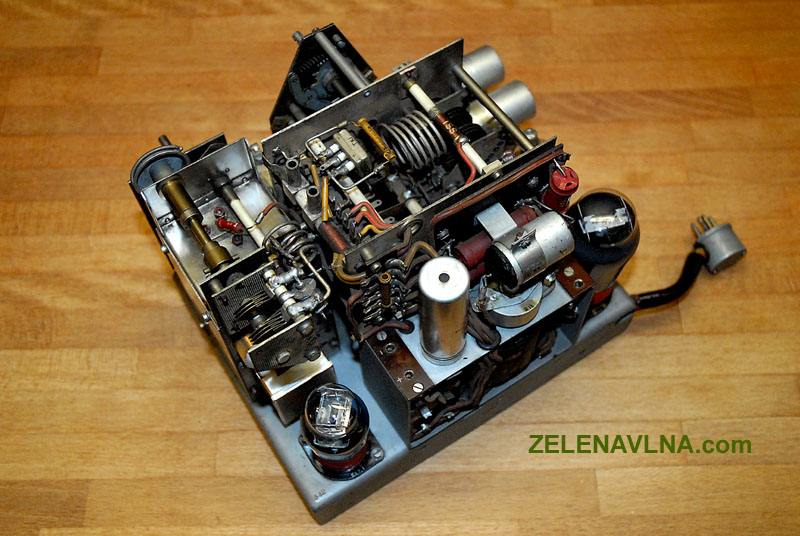 Radiostanice DR38A Philips (Ultra-Kurzwellen Sende-Empfangsanlage) Radiostanice WWII Schutzpolizei SchuPo ČSLA policie