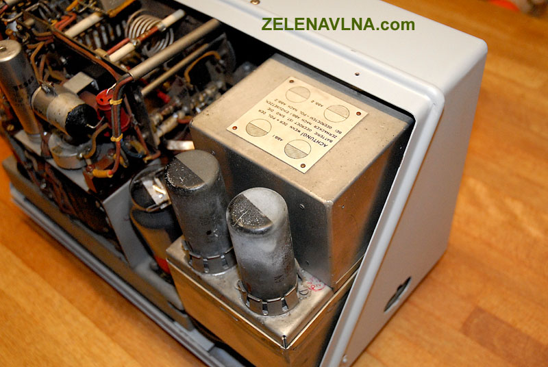 Radiostanice DR38A Philips (Ultra-Kurzwellen Sende-Empfangsanlage) Radiostanice WWII Schutzpolizei SchuPo ČSLA policie